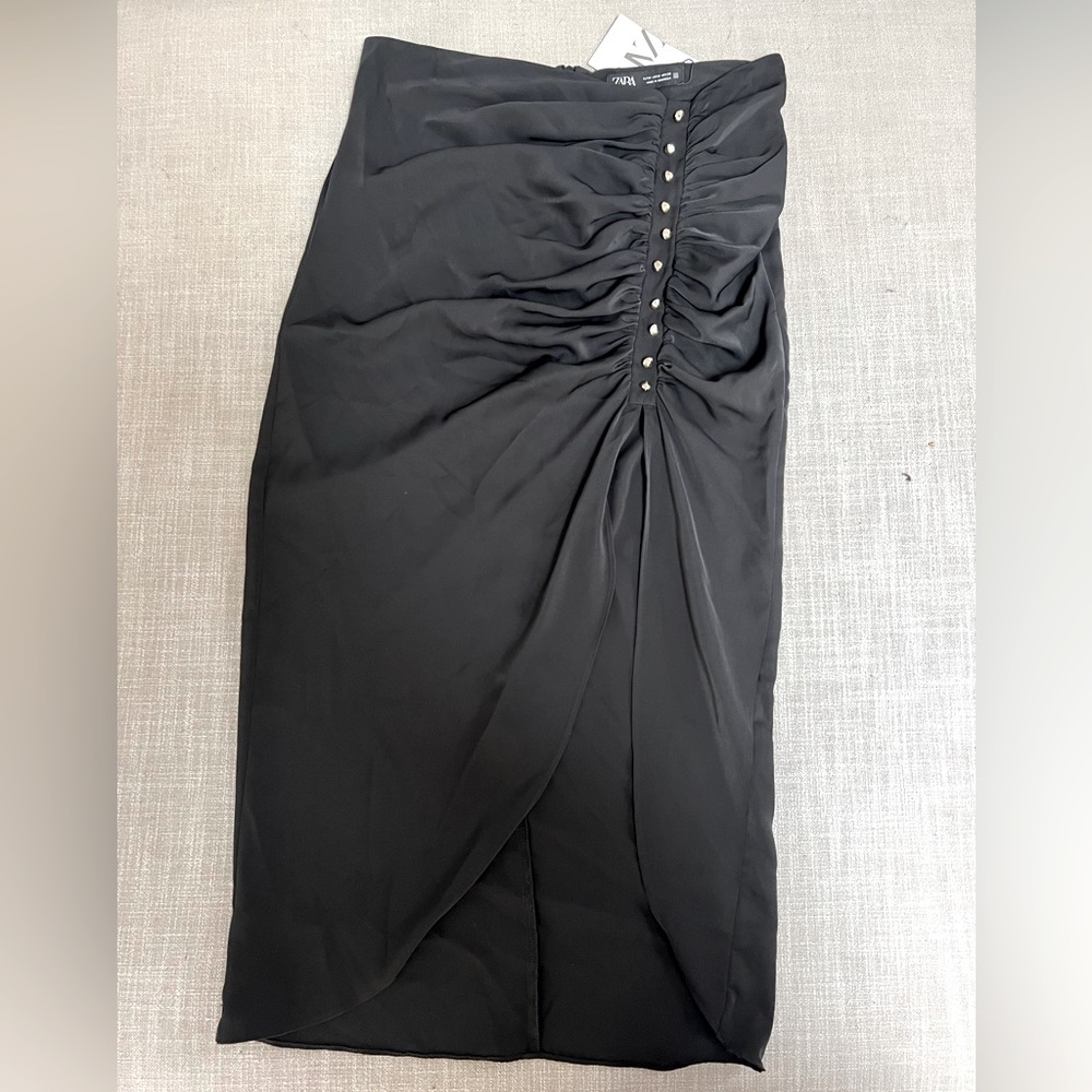 Zara midi side split skirt.